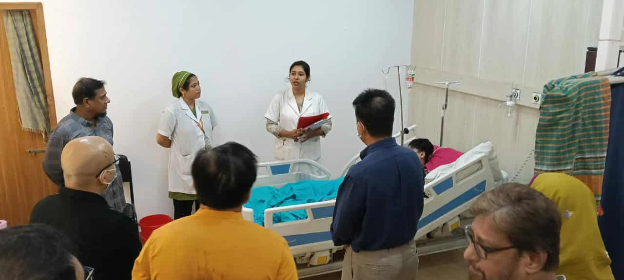 বুয়েট শিক্ষার্থী শাদিদের চিকিৎসার খোঁজ নিলেন প্রধান উপদেষ্টার দুই প্রতিনিধি